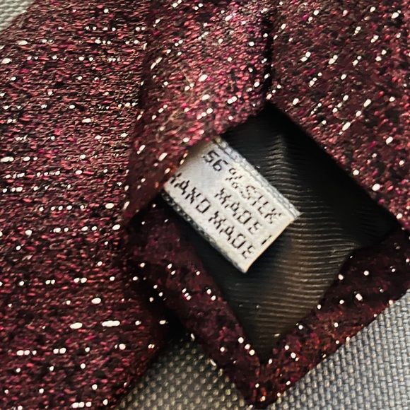 DIOR Men’s Tie in Burgundy and white specs, Brand New, never worn, without tags. - Picture 4 of 11